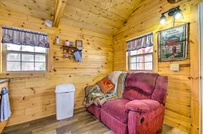 Creek Views & Grill: Idyllic Florence Cabin - Image 4