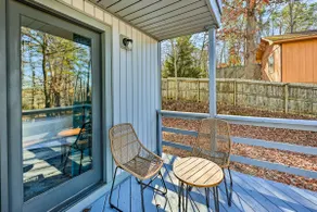 Hot Springs Getaway w/ Beautiful Lake Views! - Image 3
