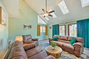 Hot Springs Getaway w/ Beautiful Lake Views! - Image 5