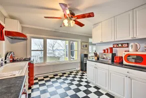 Waterfront Cottage on Sawmill Bay w/ Deck! - Image 2