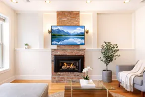 The Brick: Rooftop Deck Home | Walk to Yale - Image 5