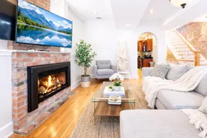 The Brick: Rooftop Deck Home | Walk to Yale - Image 2