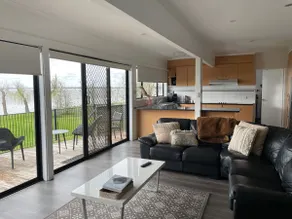 Absolute Waterfront at Woodlands - Image 4