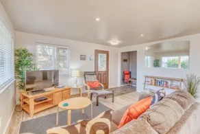 Manzanita Haven-Blocks from Beach-Sandy Feet - Image 5