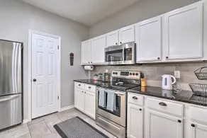 Peaceful Atascosa Home w/ Balcony & Deck! - Image 3