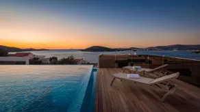 Villa Ramarin with infinity heated pool, jacuzzi and sauna by the sea in Rogoznica - Image 3
