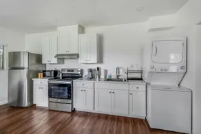 2BDRM ADU | 4min2Hospital | Close To Freeway - Image 3