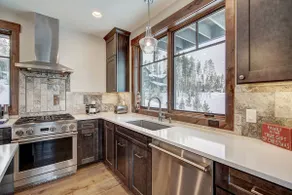 Eagle Ridge | Private Hot Tub & Mountain Views! - Image 2