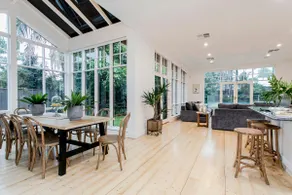 Oasis - Luxe living, with pool / walk to cafes - Image 5