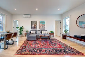 The Bagel Inn - Bright & Modern Wrigleyville 2 Bed - Image 2