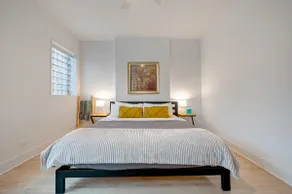 The Bagel Inn - Bright & Modern Wrigleyville 2 Bed - Image 3