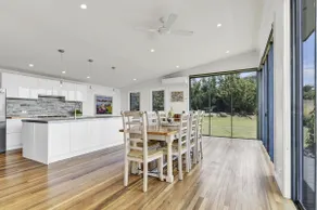 The Entertainer - 5 Bed 5 Bath, 3 Storey Retreat - Image 2