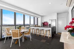 Stunning River View 2-Bed with Pool, Sauna and Gym - Image 3