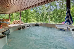 WaterFront Cabin Hot Tub Kayaks Firepit Game Consoles - Image 2