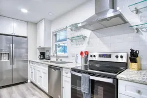 Jax Retreat | 5BR Home Near Mayo & Beaches - Image 2