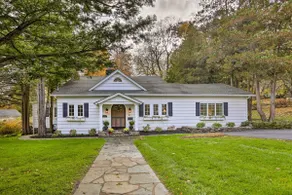 Historic 1800s Cornwall-On-Hudson Cottage! - Image 4