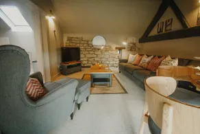 The Hay Loft - tranquil first floor living - Image 4