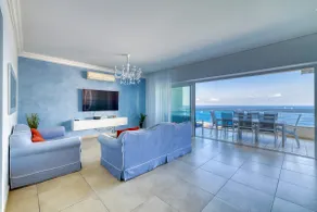 Stunning Seafront Lux Apt Fort Cambridge wt POOL - Image 4