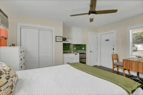 Cozy Queen Studio Stay: Heart of Safety Harbor - Image 3