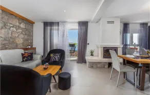 Stunning Home In Icici - Image 5