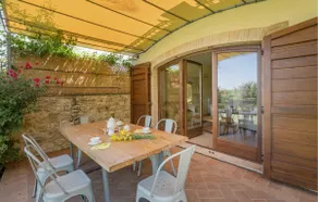 2 Bedroom Amazing Apartment In Avigliano Umbro - Image 2