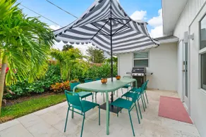 Private Heated Pool & Spa Designer By the Beach - Image 5