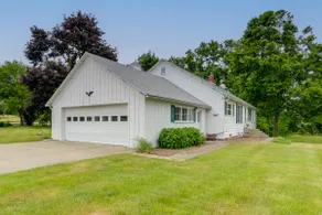 Cozy Hillsdale Home ~ 1 Mi to Baw Beese Lake! - Image 3