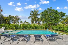 Sunny Vista by Rove Travel - Heated Pool & Firepit - Image 5