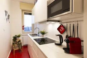 The Wall - Top Floor Apartment - Image 2