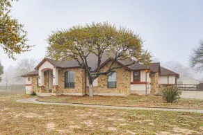 Countryside Retreat! Spacious Home in La Vernia - Image 4