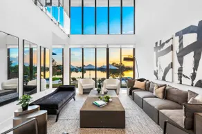 Modern Lakefront Villa w/ Pool, Jacuzzi and Gym - Image 3