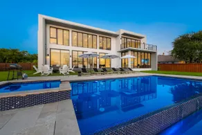 Modern Lakefront Villa w/ Pool, Jacuzzi and Gym - Image 5