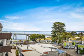 Penthouse Bridgeview San Remo - Image 4