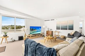 Penthouse Bridgeview San Remo - Image 2