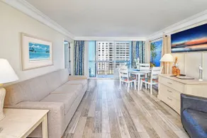 Ocean View 1BR Balcony x2 | 7th Floor | Sleeps 6 - Image 3