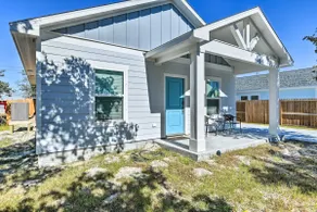 4 Mi to Boat Ramp: Charming Rockport Home - Image 3