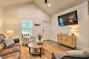 4 Mi to Boat Ramp: Charming Rockport Home - Image 2