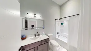 Upscale downtown loft, will not disappoint! - Image 2