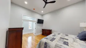 Upscale downtown loft, will not disappoint! - Image 3