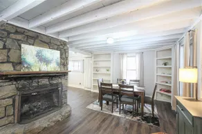 Beautiful 3bdrm Cabin°Hot Tub°Balcony°Parking° - Image 4