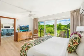 Oceanview Modern Suite with NEW A/C Steps to Beach - Image 3