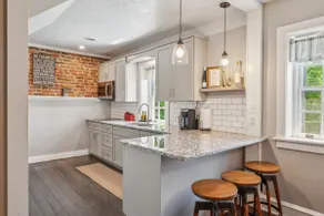 Modern farmhouse suite & trail - Image 2