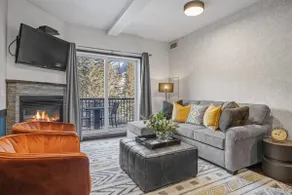 Amazing Views 1BR Condo with Hot Tub and Pool - Image 2