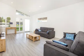 Sanctuary Blue Pet Friendly 5 Mins to Hyams Beach - Image 3