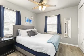 Great Location! Cozy Home with Huge Backyard - Image 5
