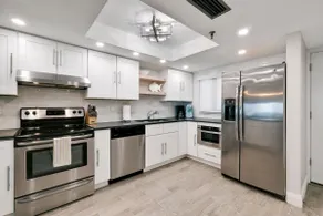 Updated direct oceanfront 2/2 with a heated pool - Image 4