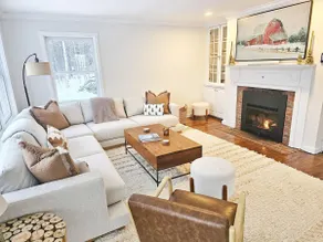 Gorgeous Majestic Hilltop Home w/Mountain Views - Image 4