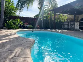 Spacious Pool Home, Outdoor Living, Great Hosts! - Image 3