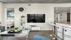 Executive Sky LUX - 2 BD 2BA, Views, Pool, Patio & - Image 3