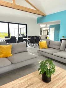 Group villa with pool, spa, games, and relaxation - Image 4